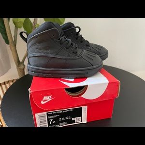 Nike Woodside 2 boots size 7C